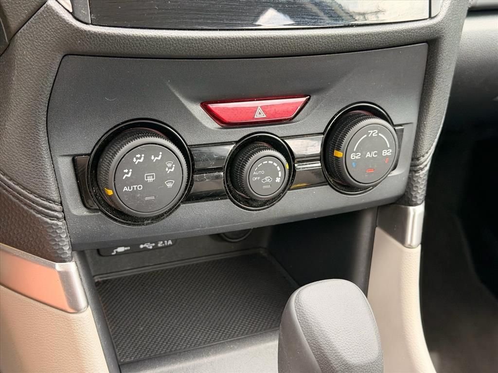 Used 2019 Green Subaru Base image 25