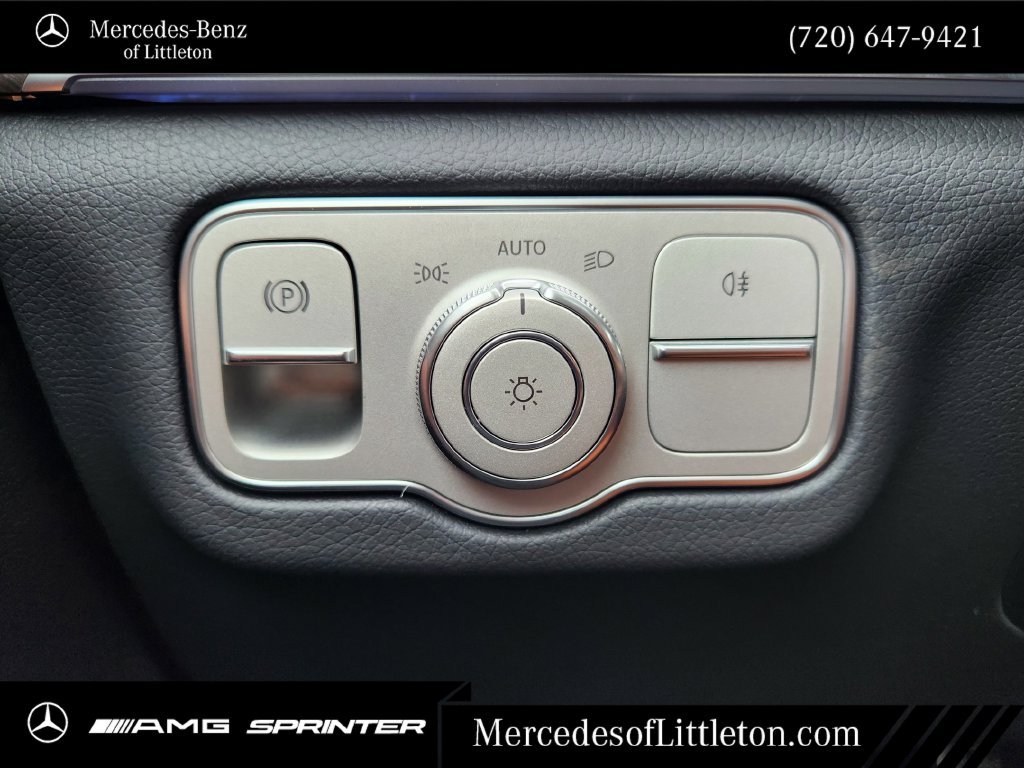 New 2027 MANUFAKTUR Moonlight White Metallic Mercedes-Benz GLE 450 Coupe image 20