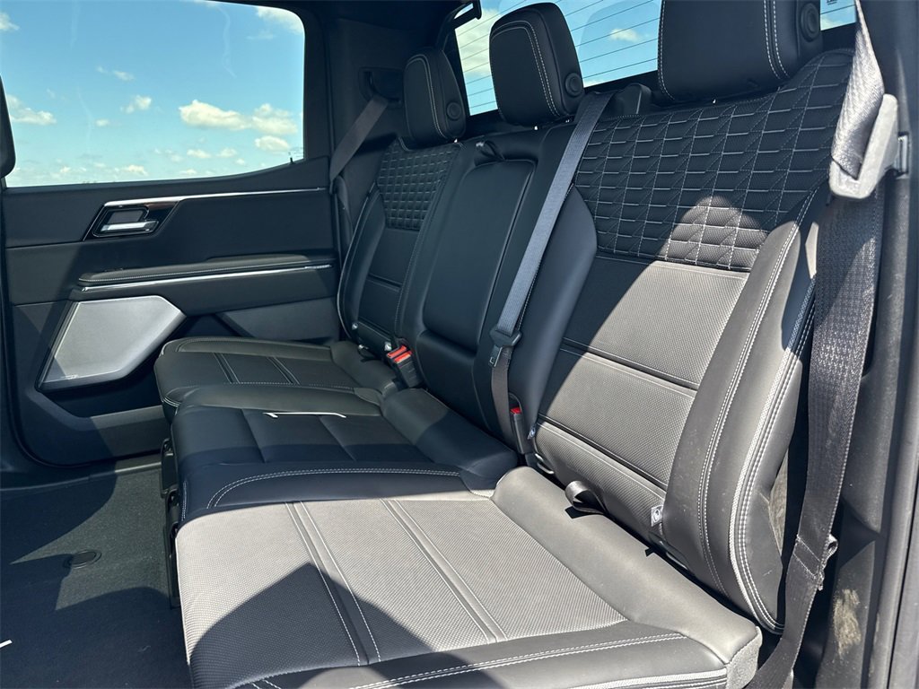 2025 GMC SIERRA - Image 32