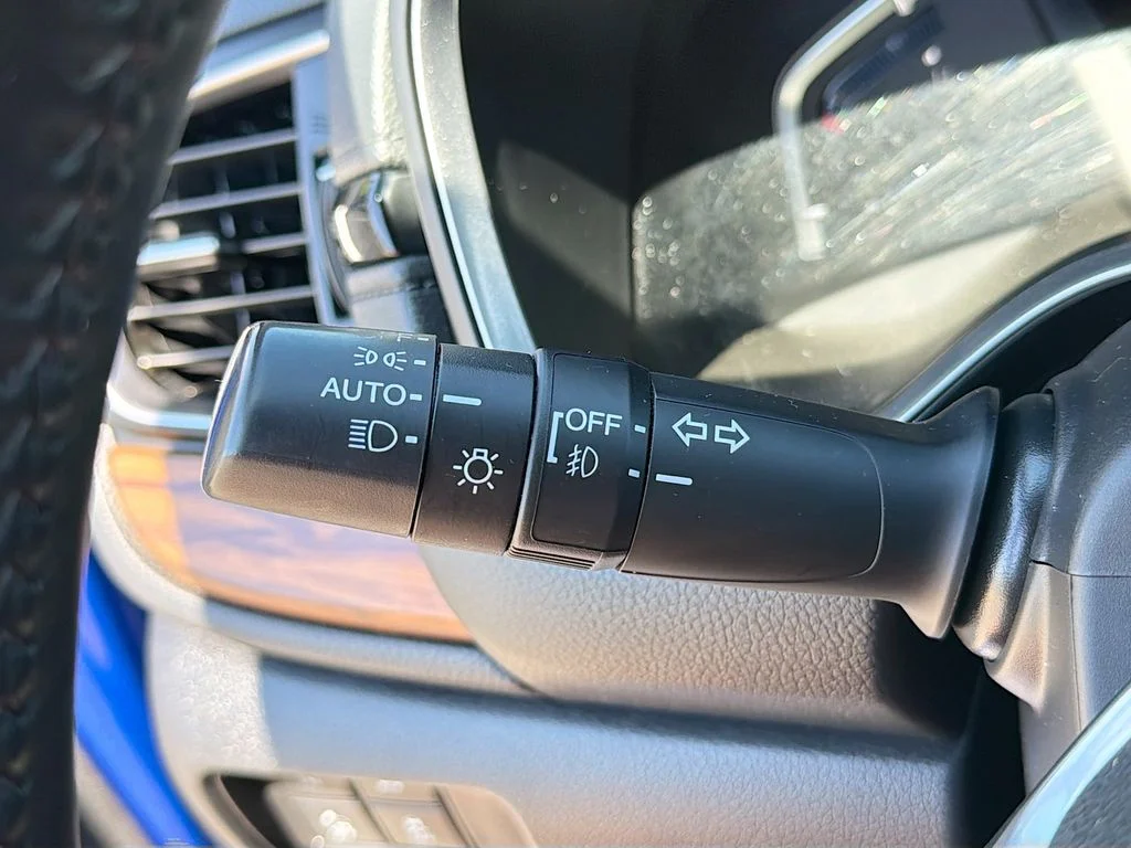 Used 2021 Aegean Blue Metallic Honda Touring image 23