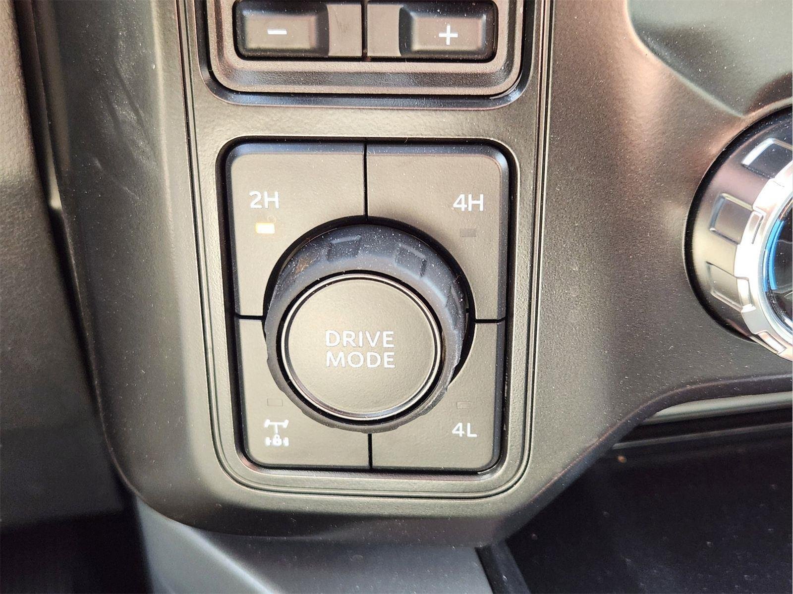 New 2026 Agate Black Metallic Ford F-250® Lariat® image 17