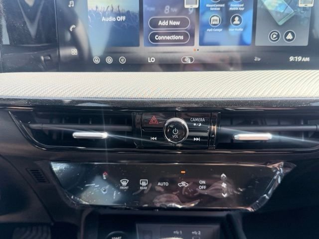New 2026 Aspen White TriCoat / Super Black Two-tone Nissan SR image 15