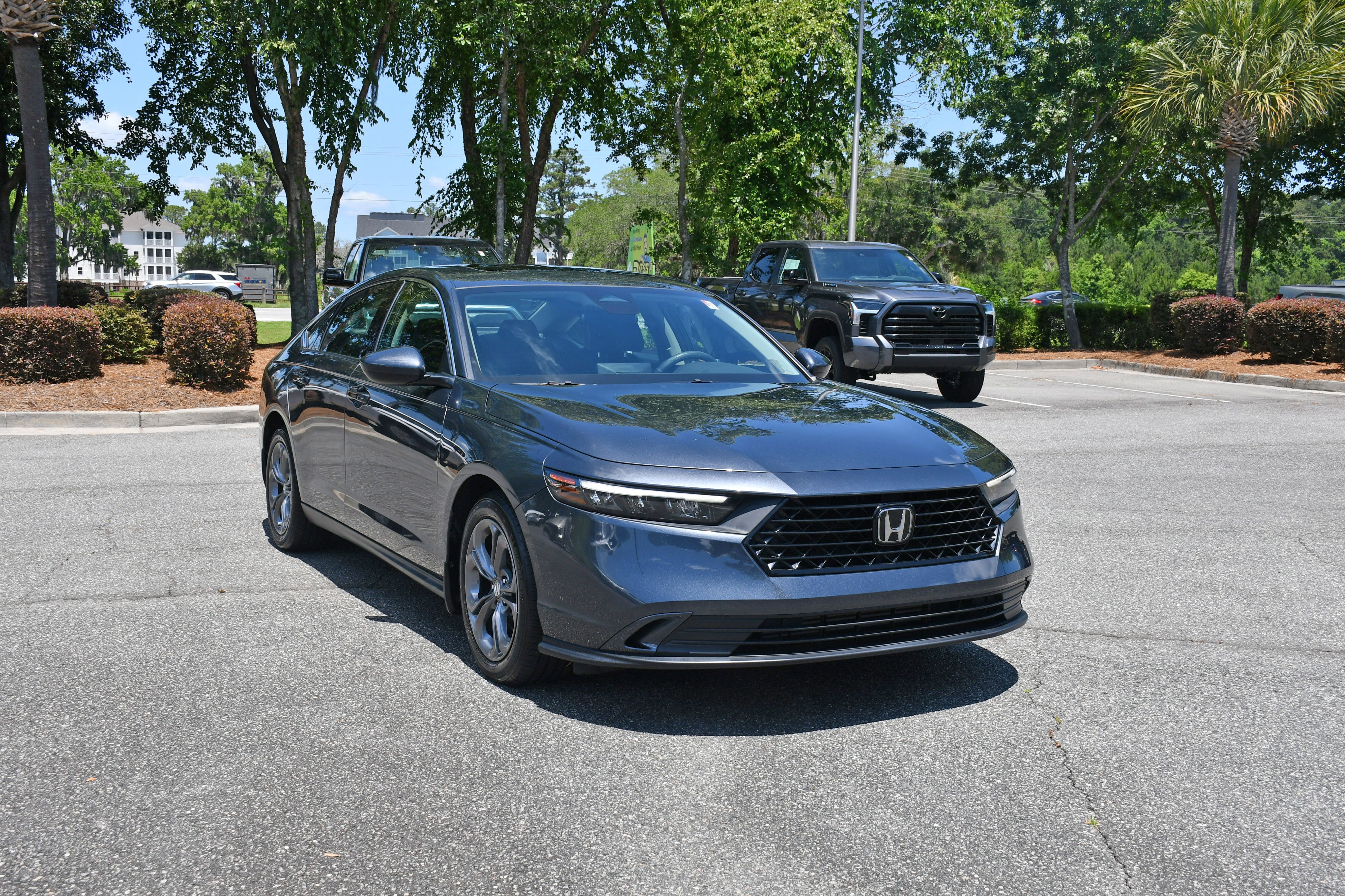 Used 2023  Honda EX image 5
