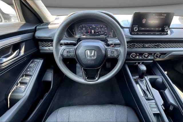 Used 2025 Silver Honda LX image 10