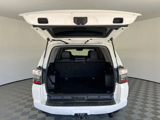 Used 2021 White Toyota SR5 Premium image 39