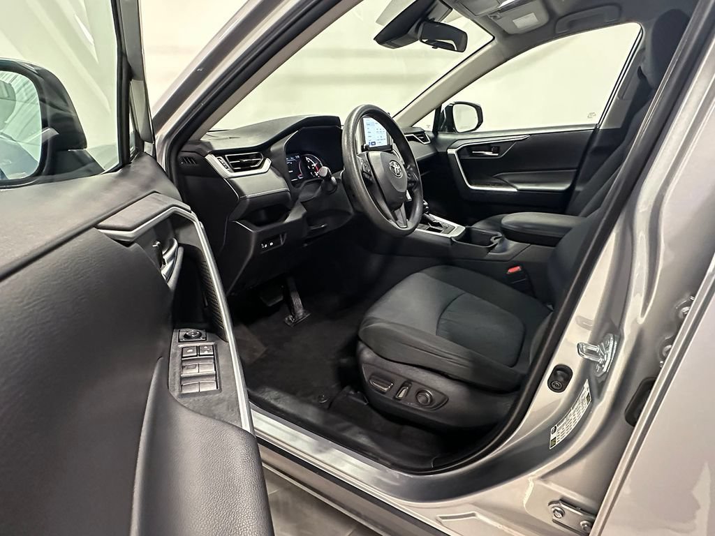 Used 2025 Silver Toyota XLE image 3