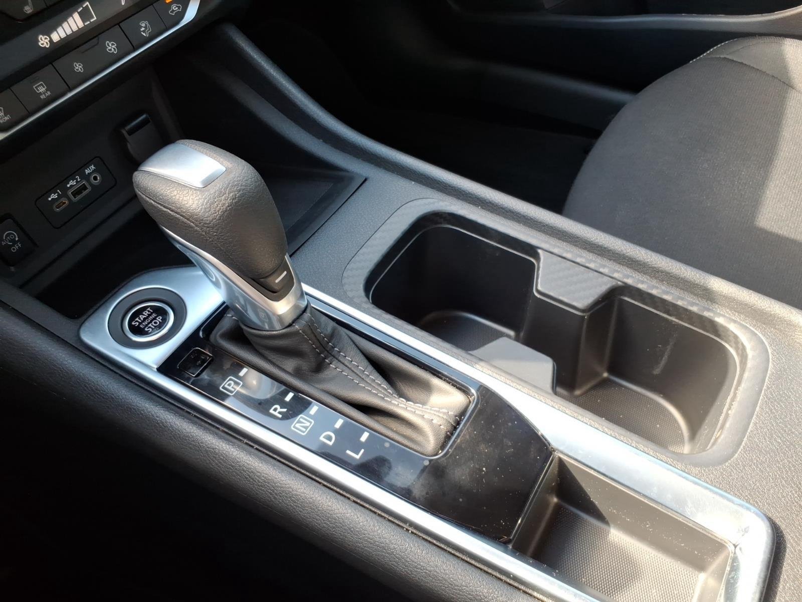 Used 2025 Aspen White Tricoat Nissan SV image 18