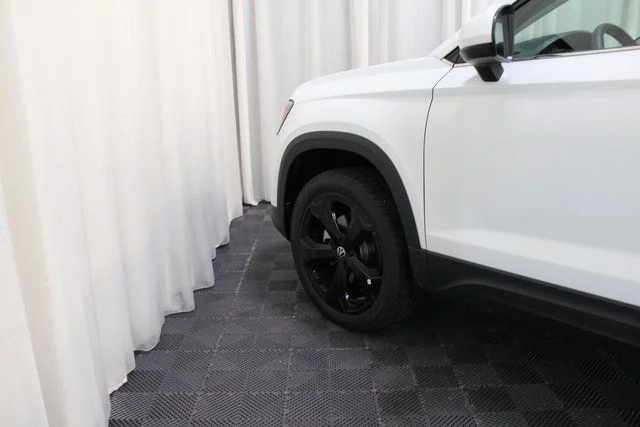 2025 Volkswagen Taos SEL - Photo 22