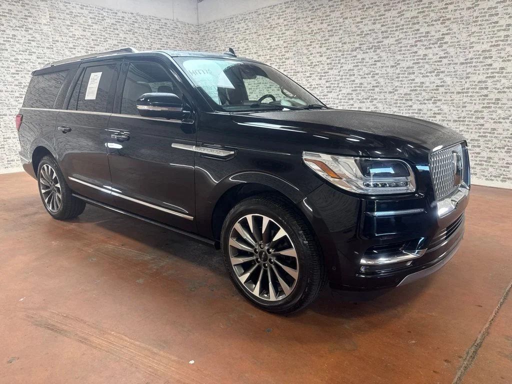 Used 2021 Infinite Black Lincoln Reserve image 1