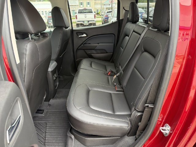 Used 2022 Red Chevrolet Z71 image 25