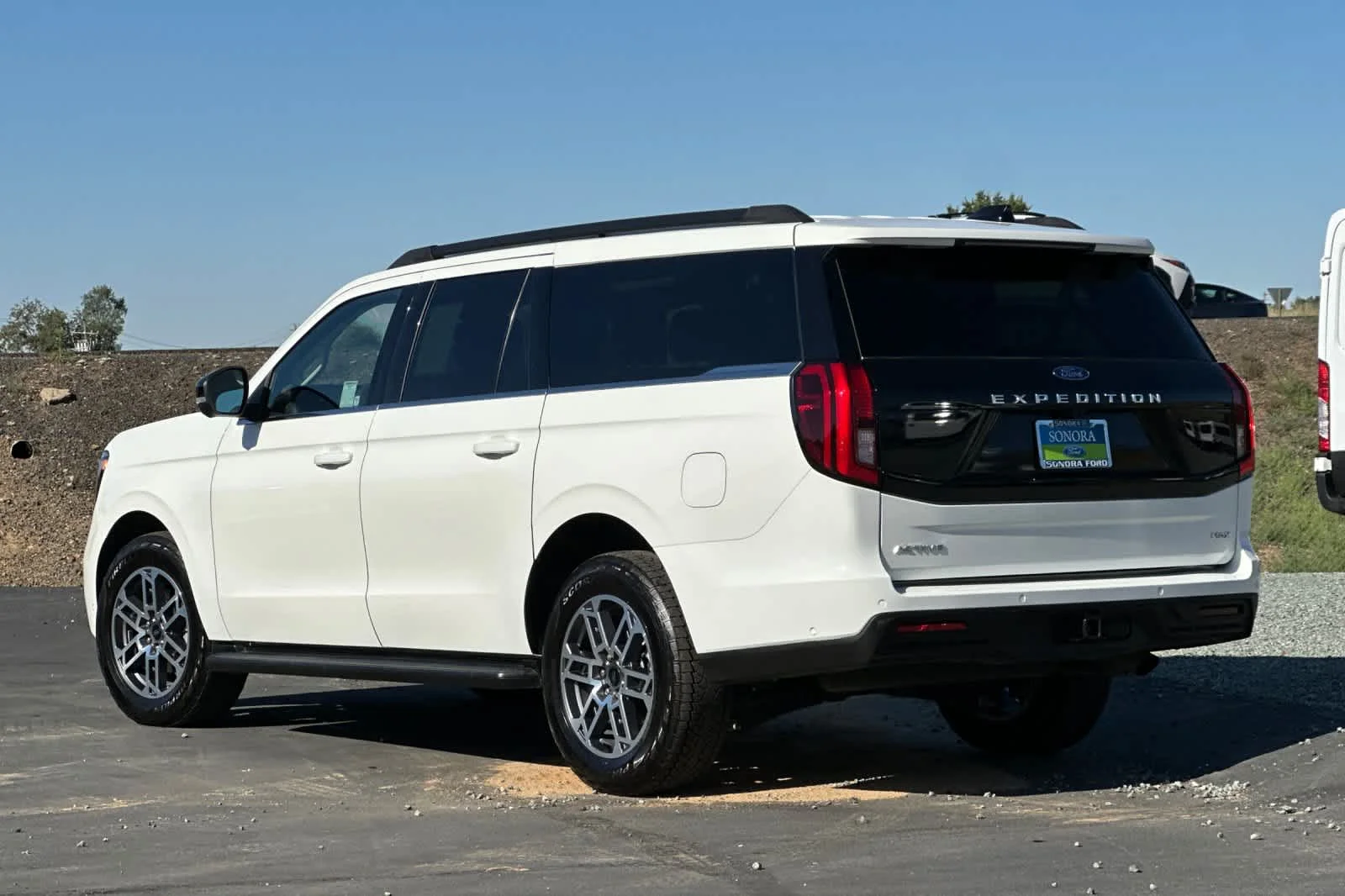 Used 2025 Star White Metallic Tri-Coat Ford Active image 6