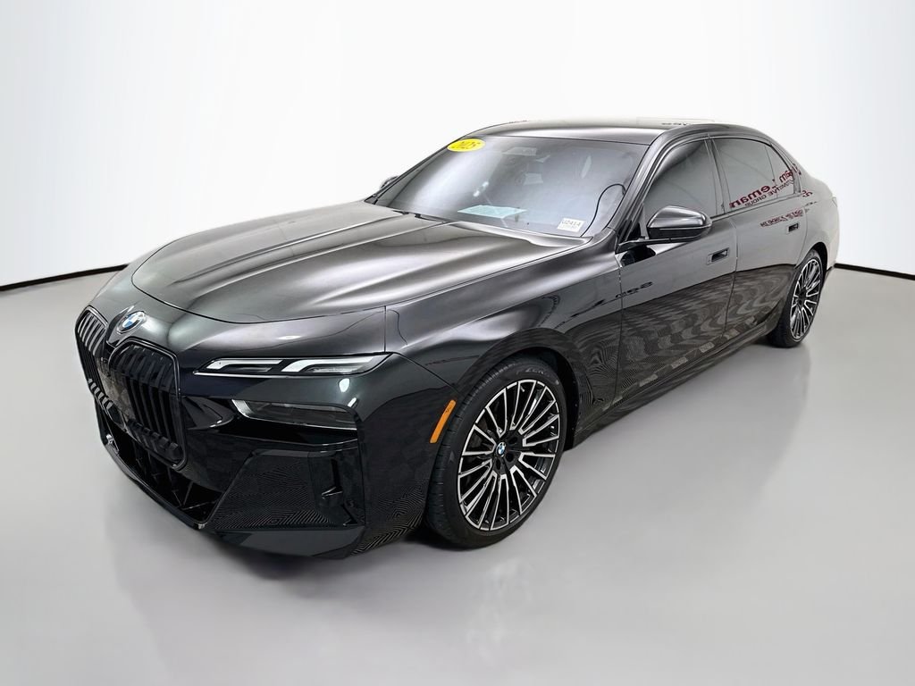 Used 2025 Black BMW 760i xDrive image 3