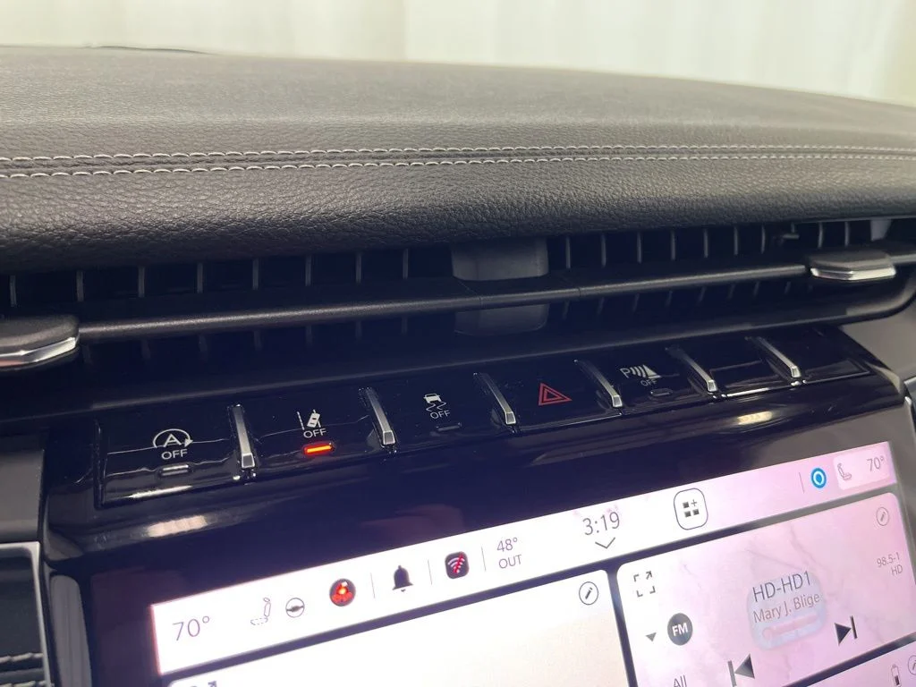 Used 2023 Black Jeep Limited image 14