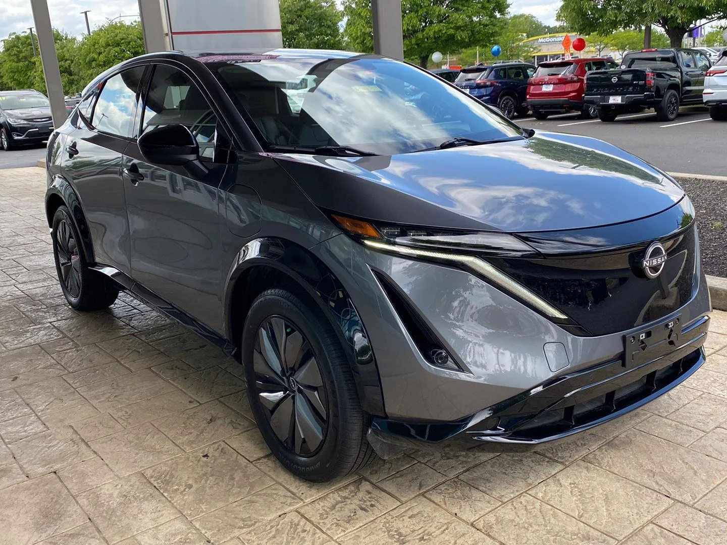 Used 2024 Gun Metallic Nissan ENGAGE image 3