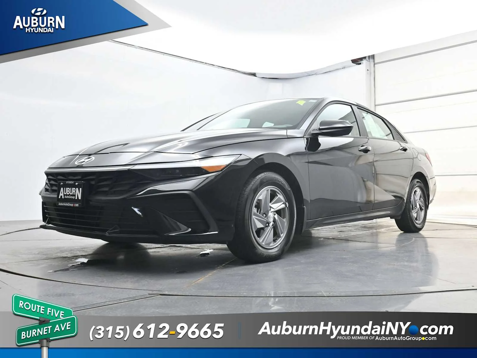 Used 2024 Abyss Black Hyundai SE image 25