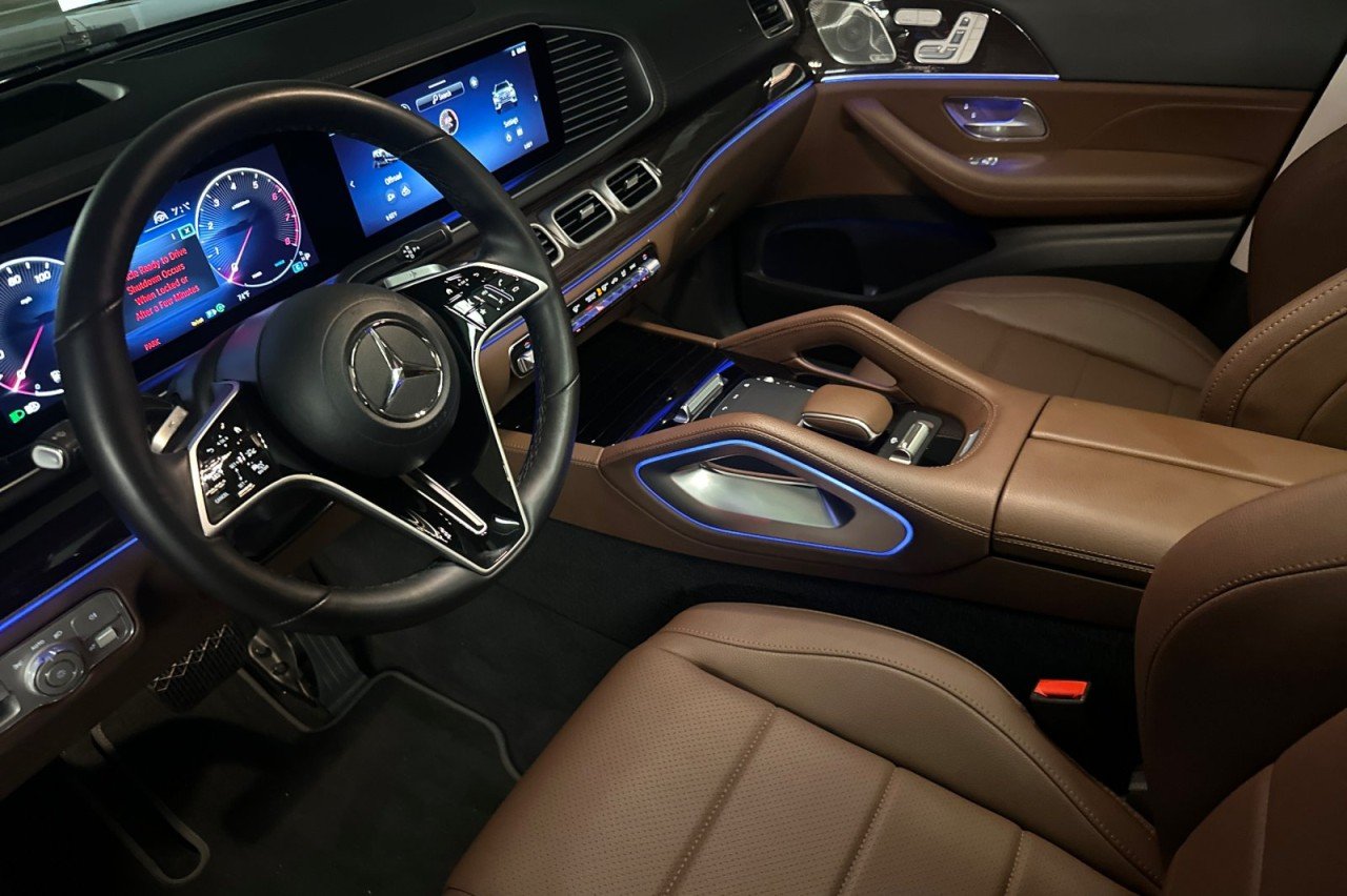 Used 2026 Black Mercedes-Benz GLS 450 image 9