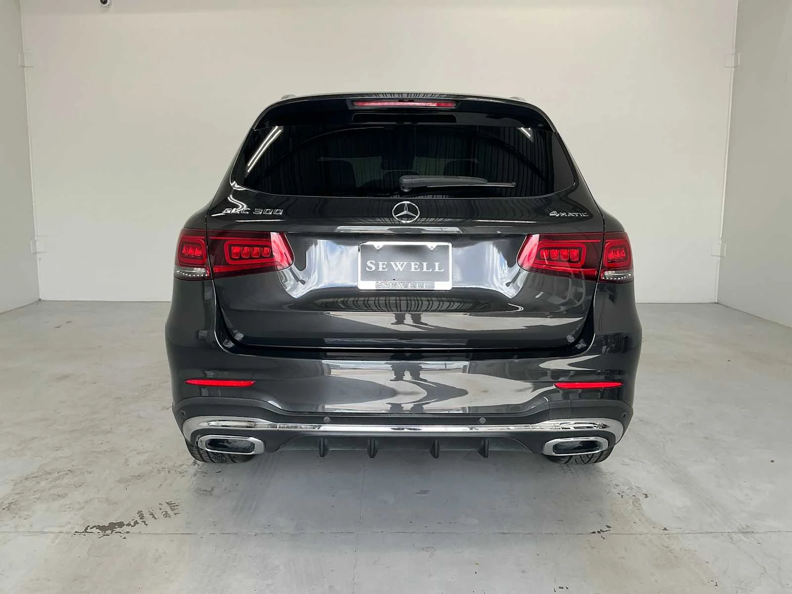 Certified Used 2022 Graphite Grey Metallic Mercedes-Benz GLC 300 image 7