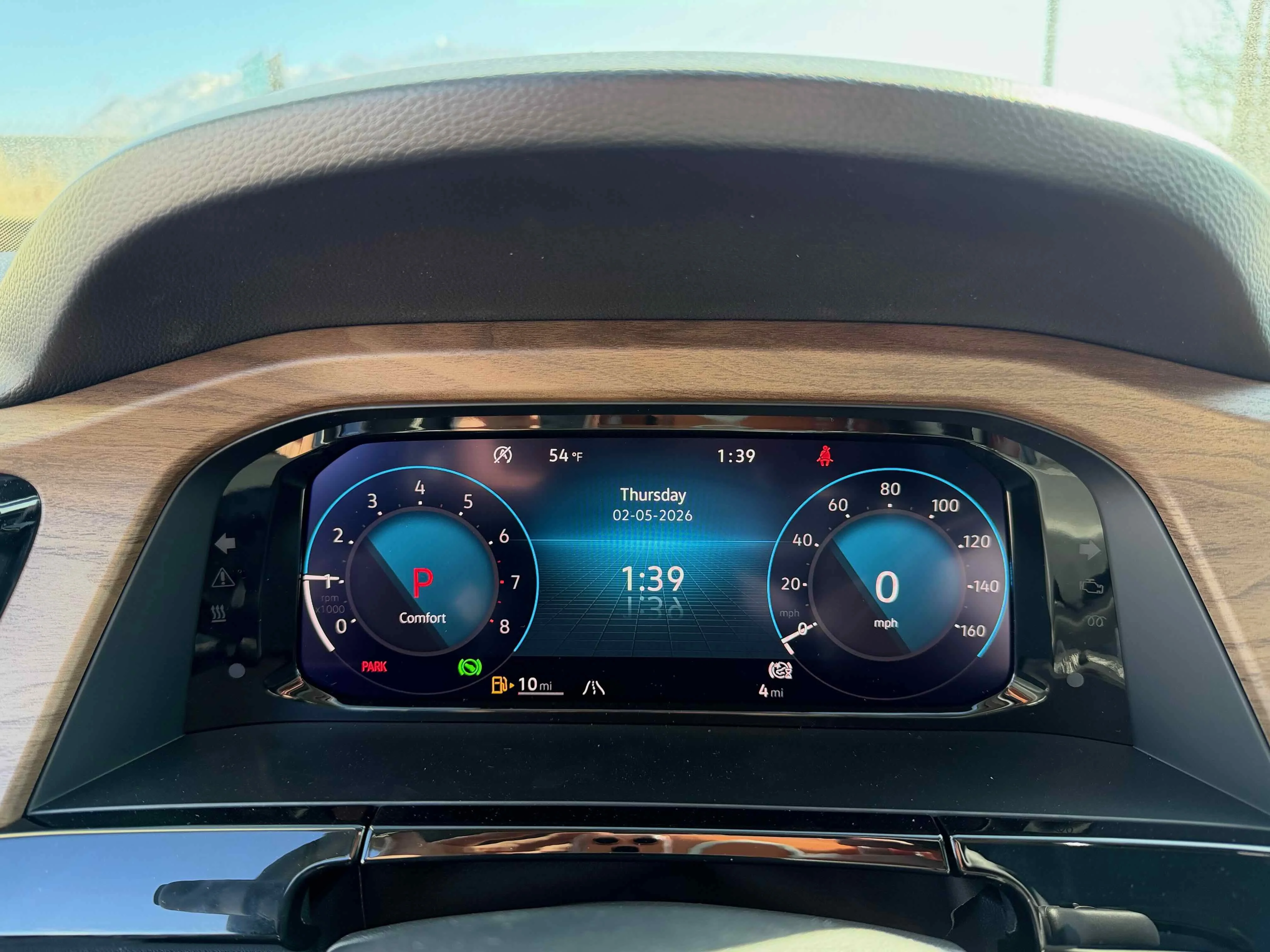 New 2026 Silver Mist Volkswagen 2.0T SE w/Technology image 19