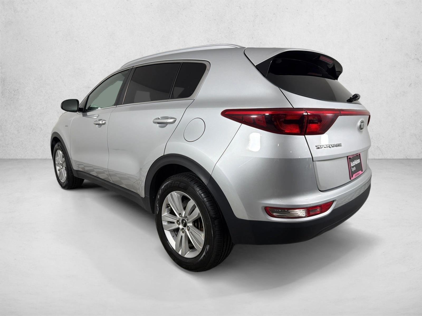 Used 2017 Sparkling Silver Kia LX image 5