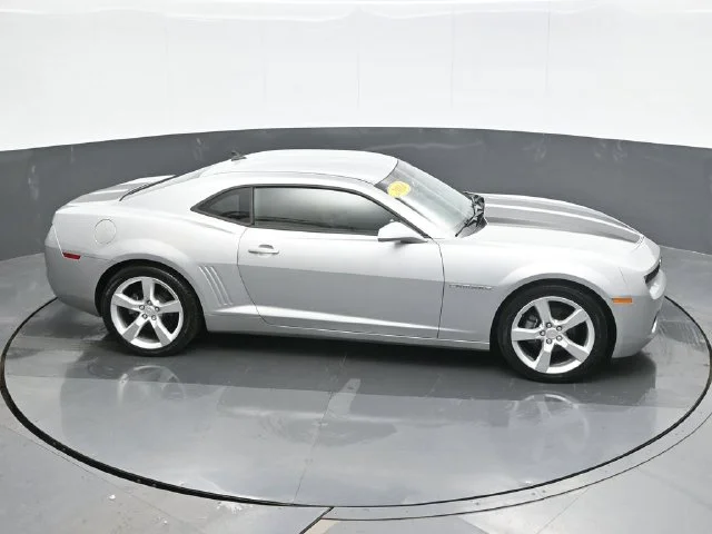 Used 2011 Silver Chevrolet 1LS image 16