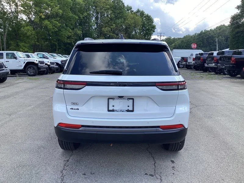 New 2026 Bright White Clearcoat Jeep Laredo Altitude image 6