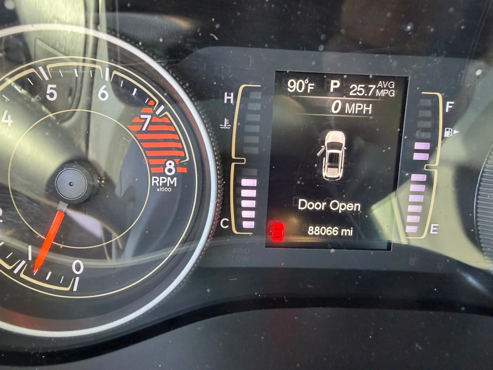 Used 2018 Silver Jeep Latitude Plus image 16