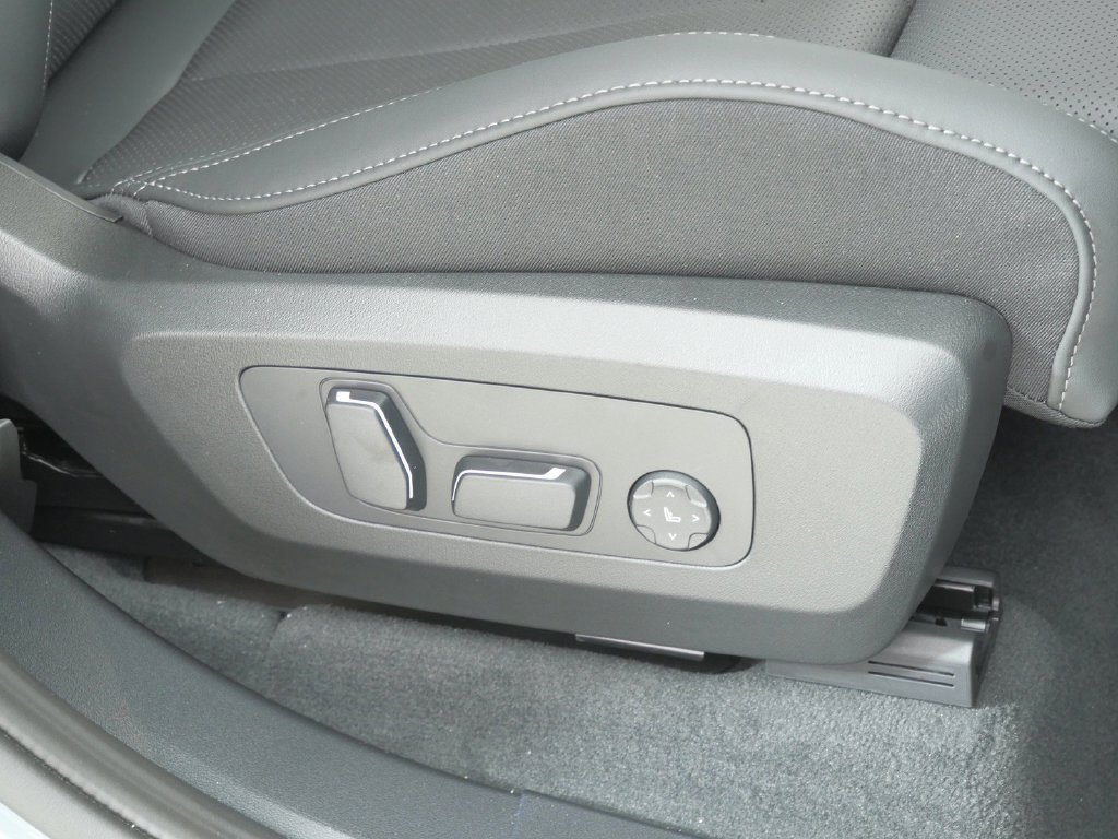 New 2026 Brooklyn Grey Metallic BMW 30 xDrive image 23