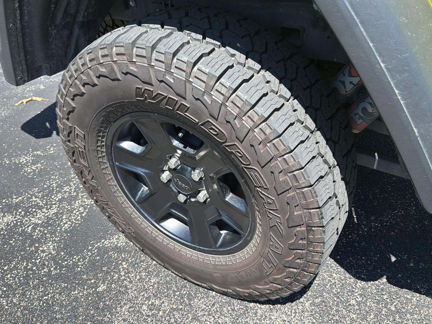 Used 2023 High Velocity Clearcoat Jeep Mojave image 10