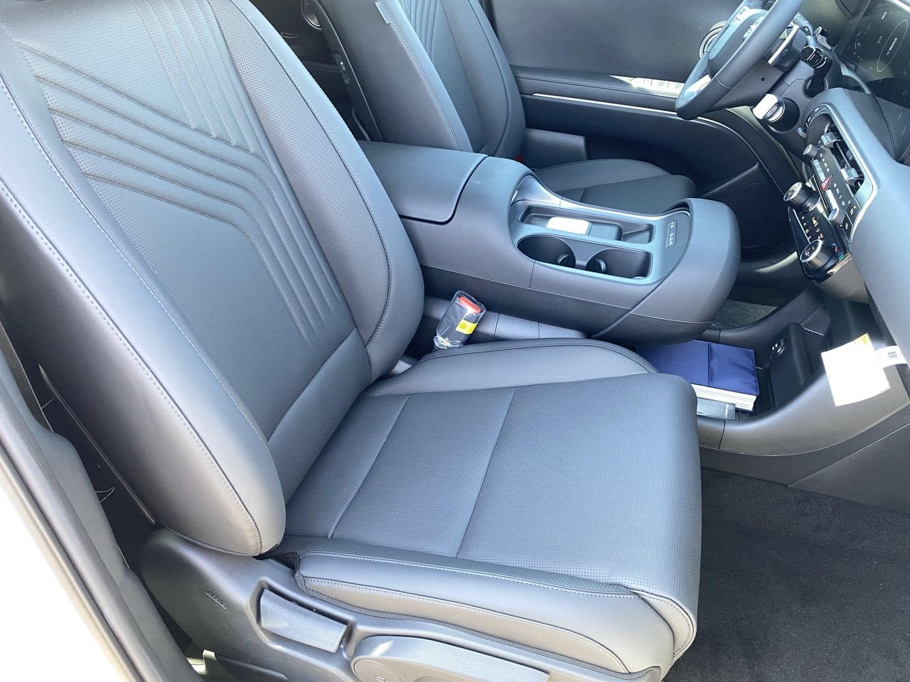 New 2026 Creamy White Pearl Hyundai Blue SEL 8P image 10