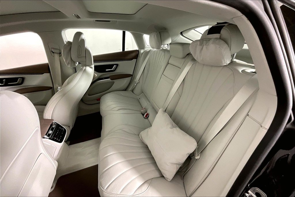 Certified Used 2023  Mercedes-Benz 450 image 18