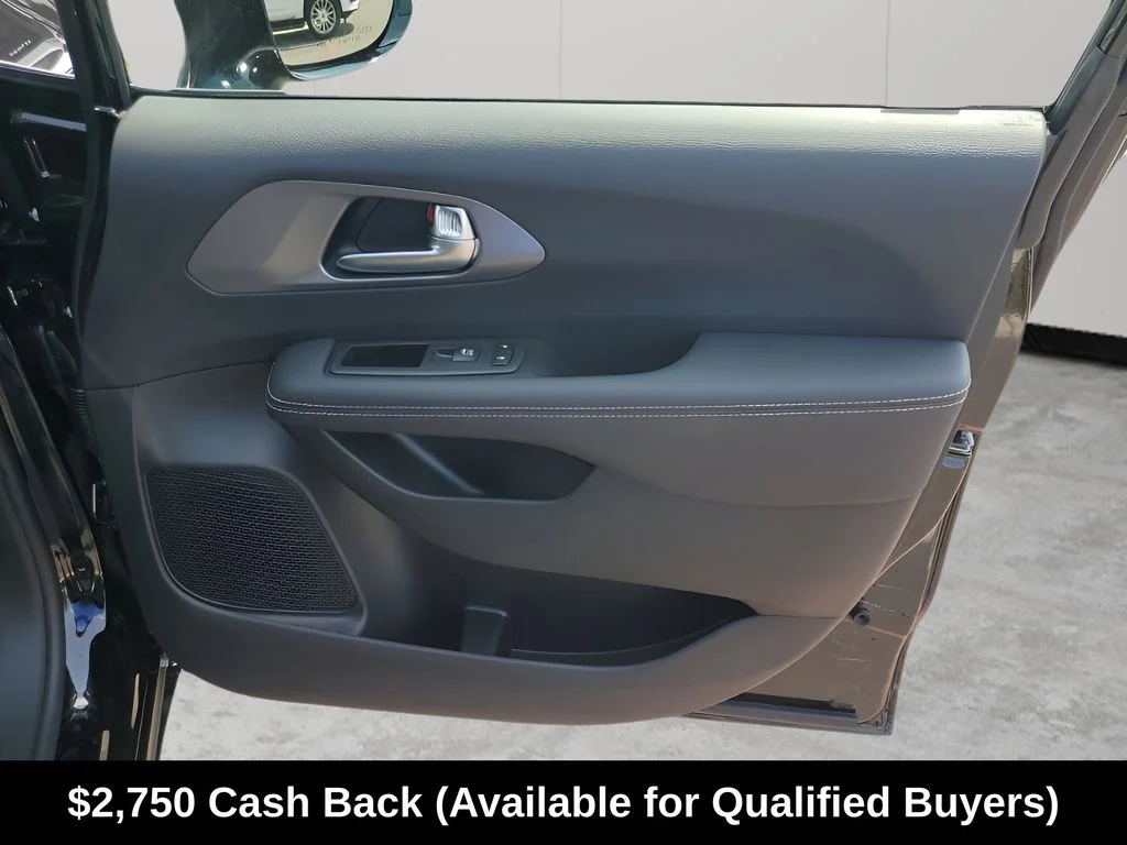 2026 Chrysler Voyager LX - Photo 16