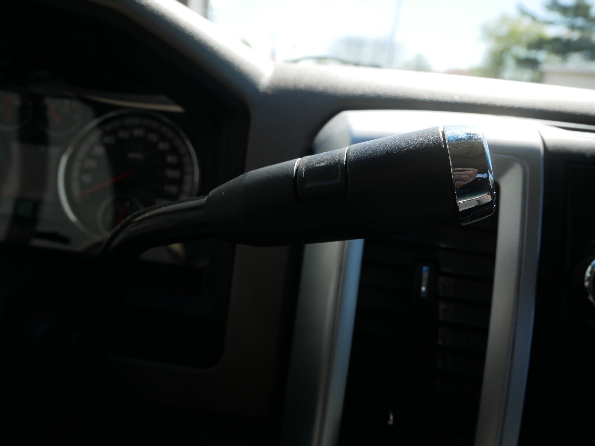 Used 2010 Deep Water Blue Pearl Dodge SLT image 24
