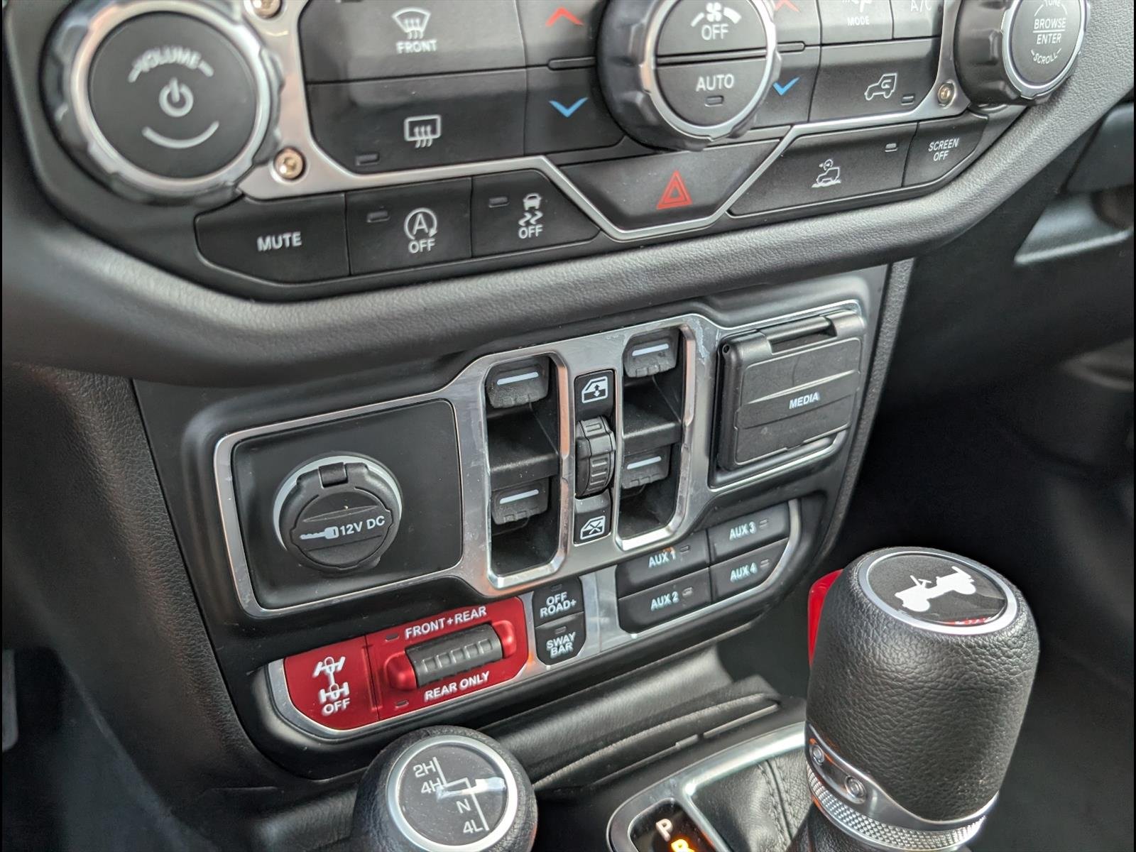 2025 Jeep Wrangler 4-Door Rubicon - Photo 16