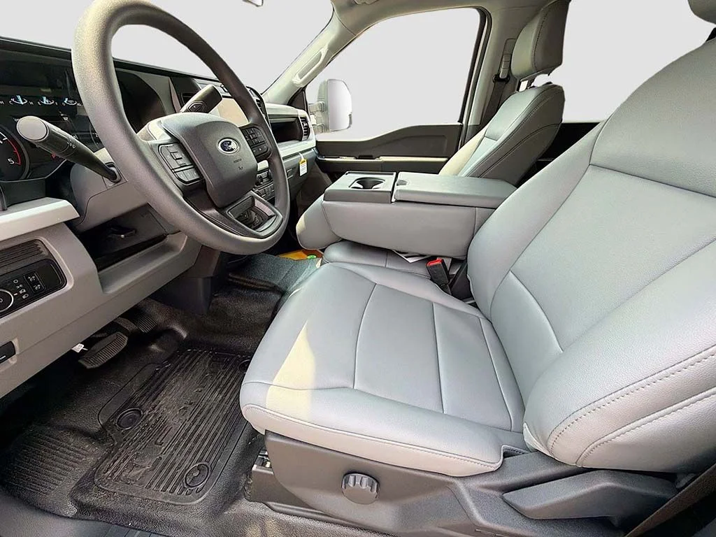 New 2026 Oxford White Ford F-550® XL image 17