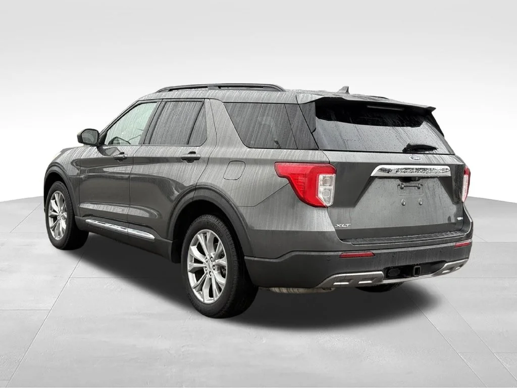 Used 2020 Gray Ford XLT image 3