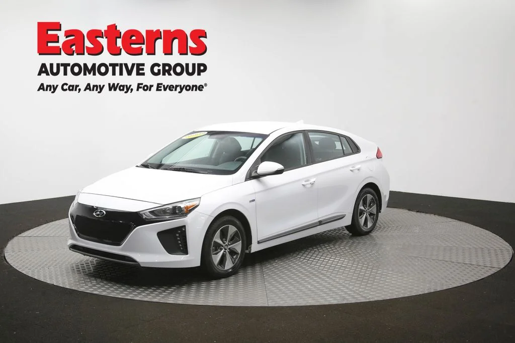 Used 2019 White Hyundai Base image 56