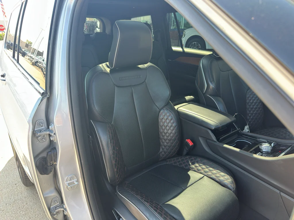 Used 2023 Black Clearcoat Jeep Summit Reserve image 26