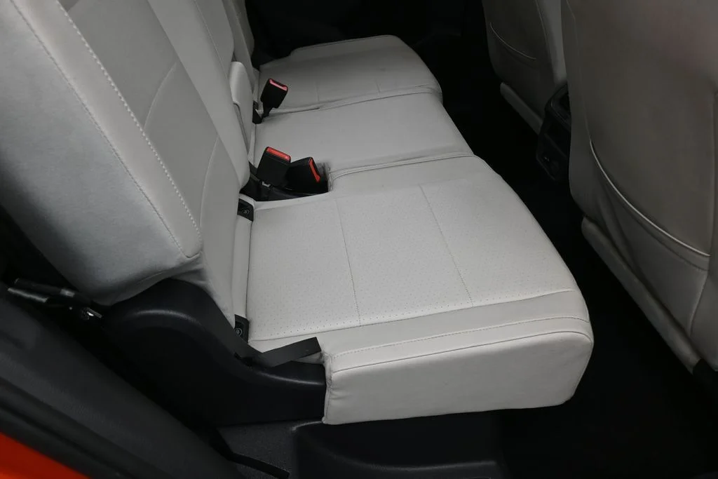 Used 2019 Orange Metallic Volkswagen 2.0T SE image 38