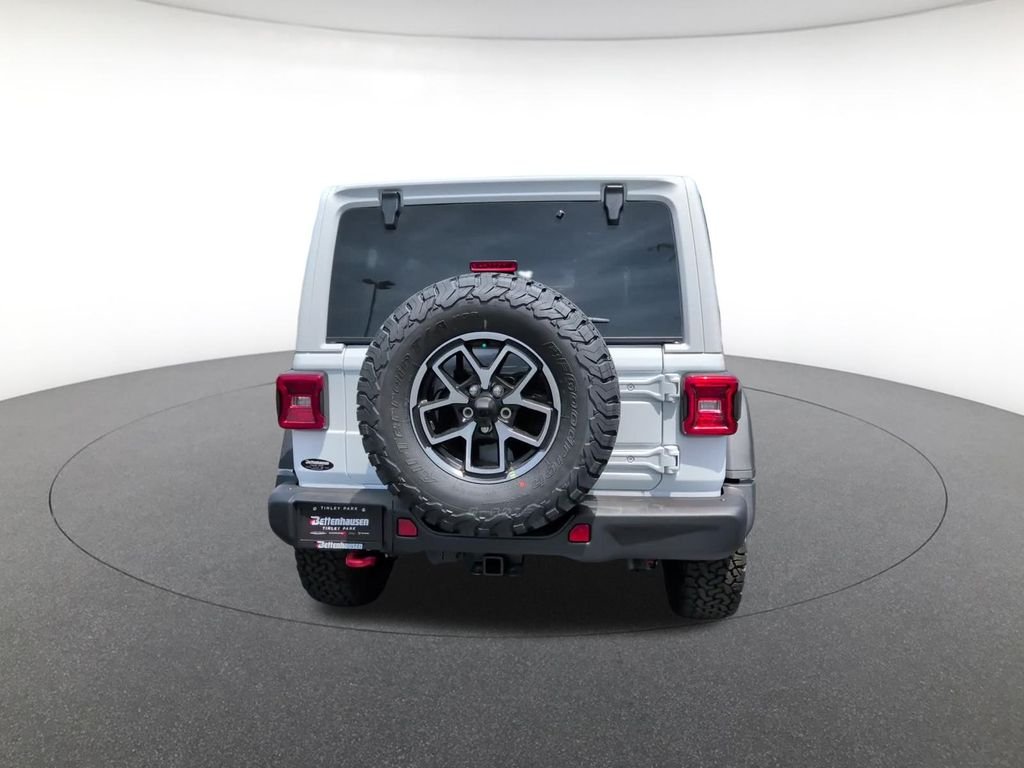 New 2026 Bright White Clear-Coat Exterior Paint Jeep Rubicon image 6