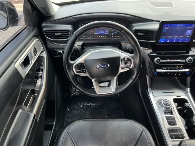 Used 2023 Silver Ford Limited image 16