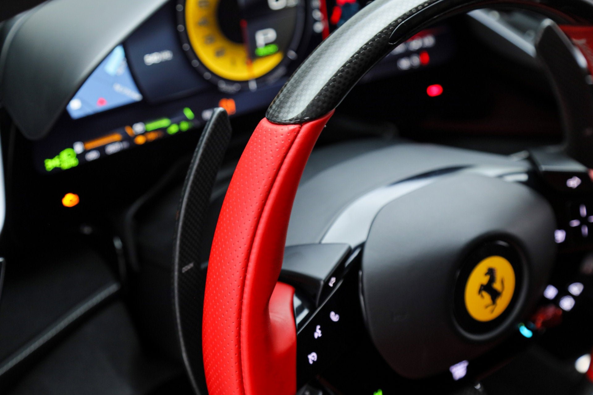 Certified Used 2022 Grigio Titanio Ferrari  image 40