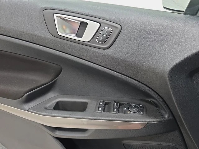 Used 2018 Smoke Metallic Ford SE image 28