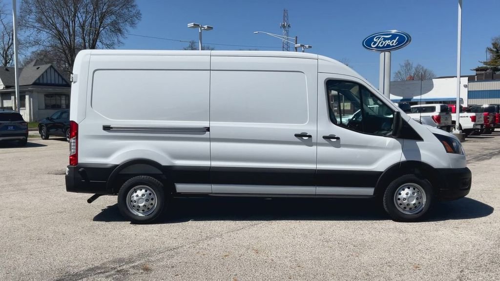 New 2026 Oxford White Ford Cargo Van image 5