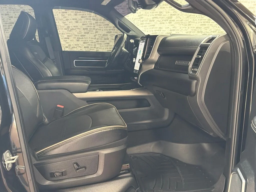 Used 2022 Black Ram Laramie image 11