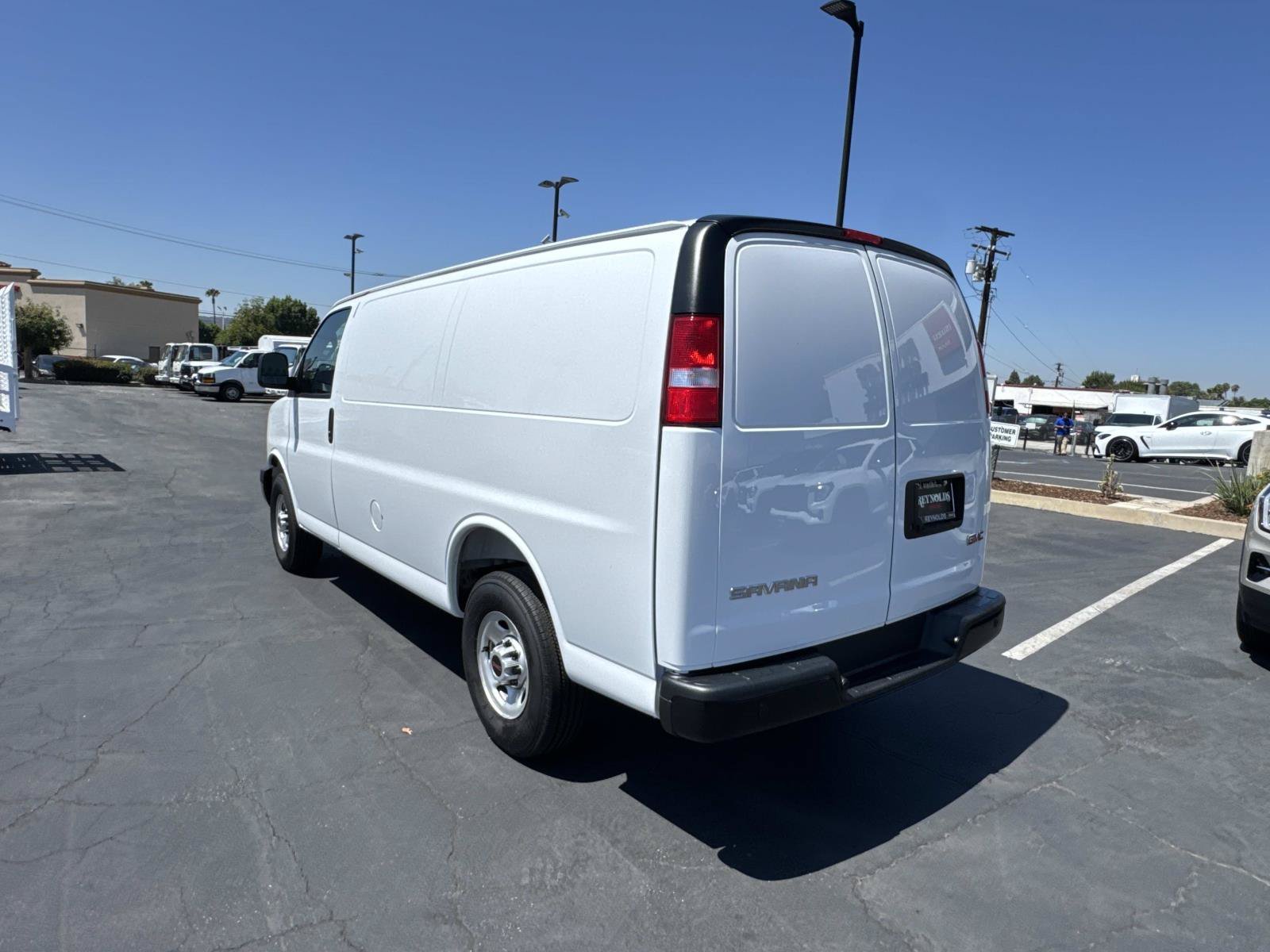 2025 GMC Savana Cargo Work Van - Photo 7