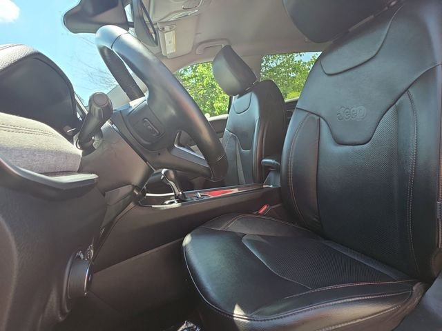 Used 2022 Gray Jeep Latitude Lux image 15