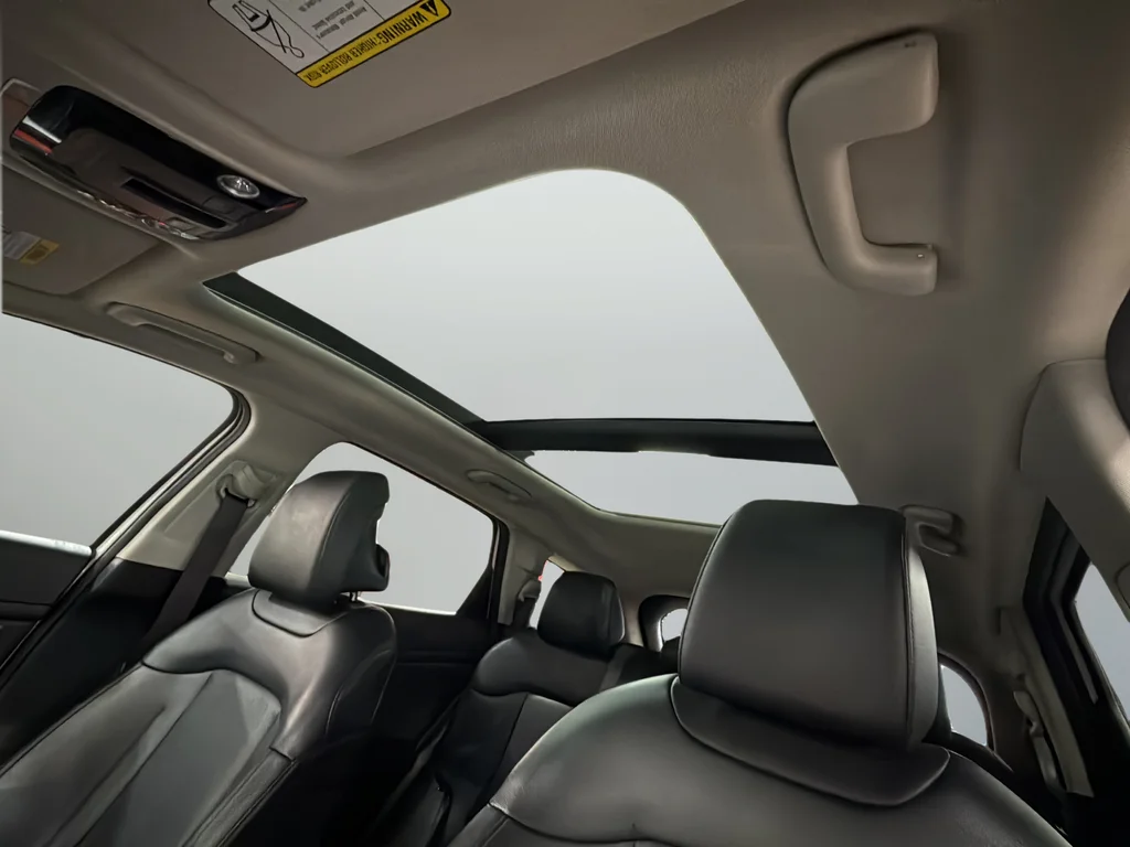 Used 2023 White Kia EX image 15