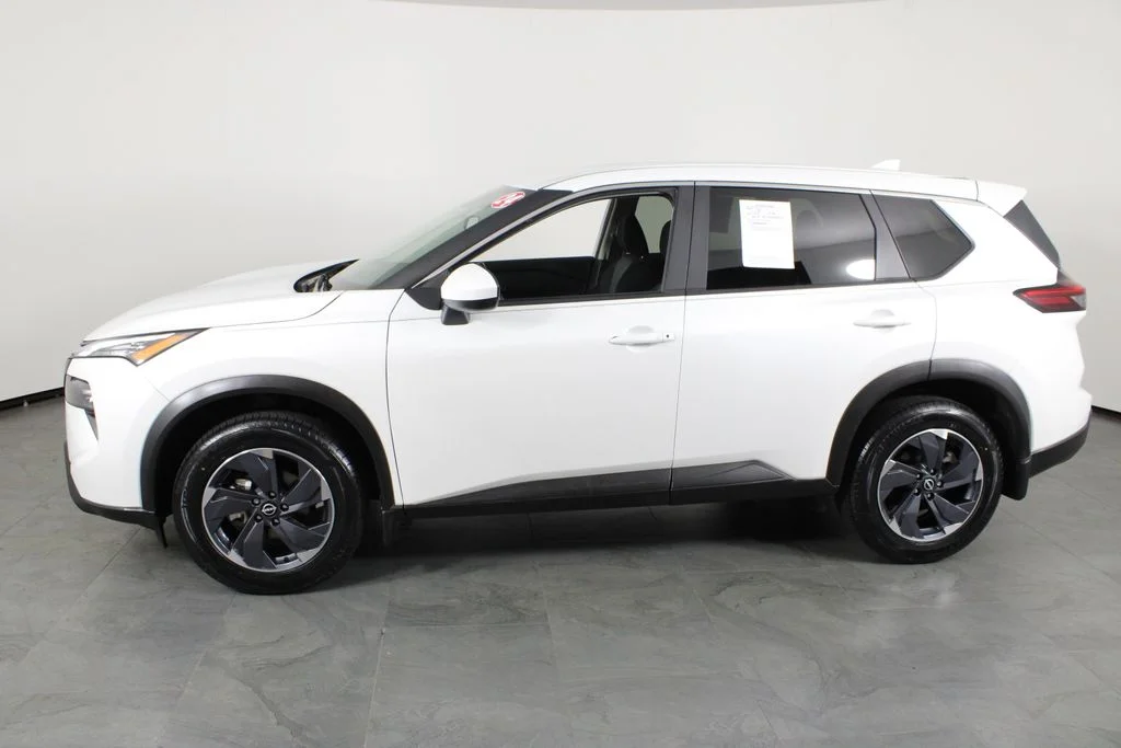 2024 Nissan Rogue SV - Photo 14