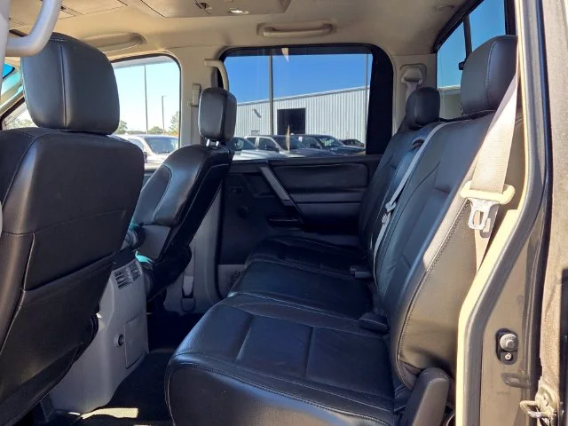 Used 2004 Gray Nissan LE image 6