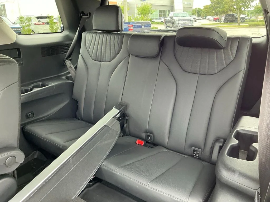 Used 2023 Black Hyundai Limited image 38